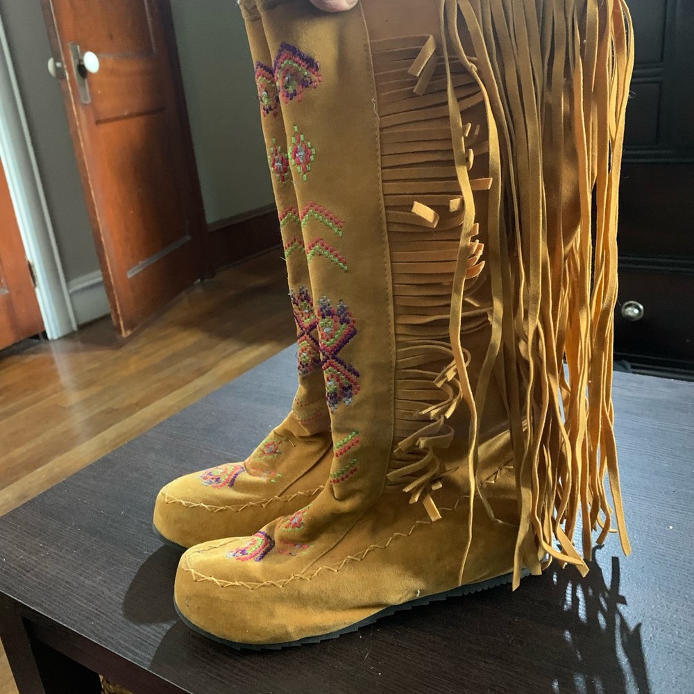 Women’s Moccasin Boots